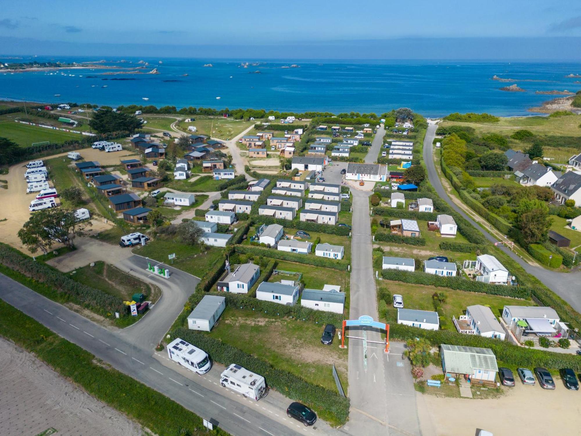 Mobil Home Xxl 4 Chambres - Camping La Pointe De Roscoff Exterior photo